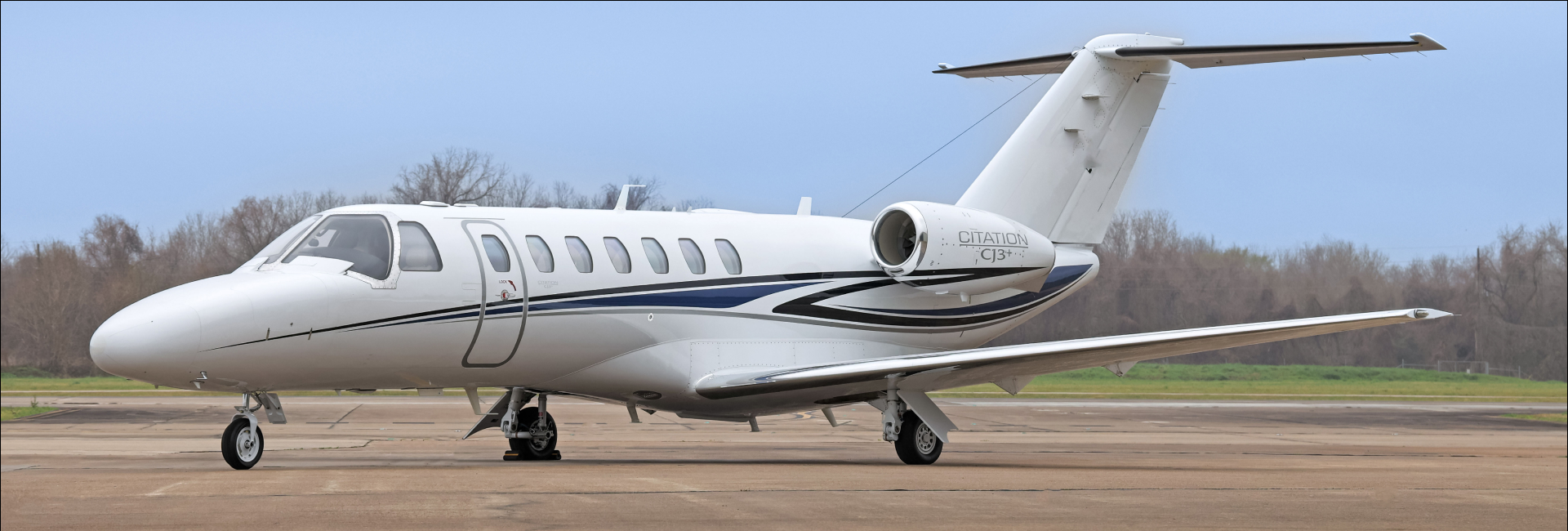 CJ3+-Hero Citation CJ2 on field