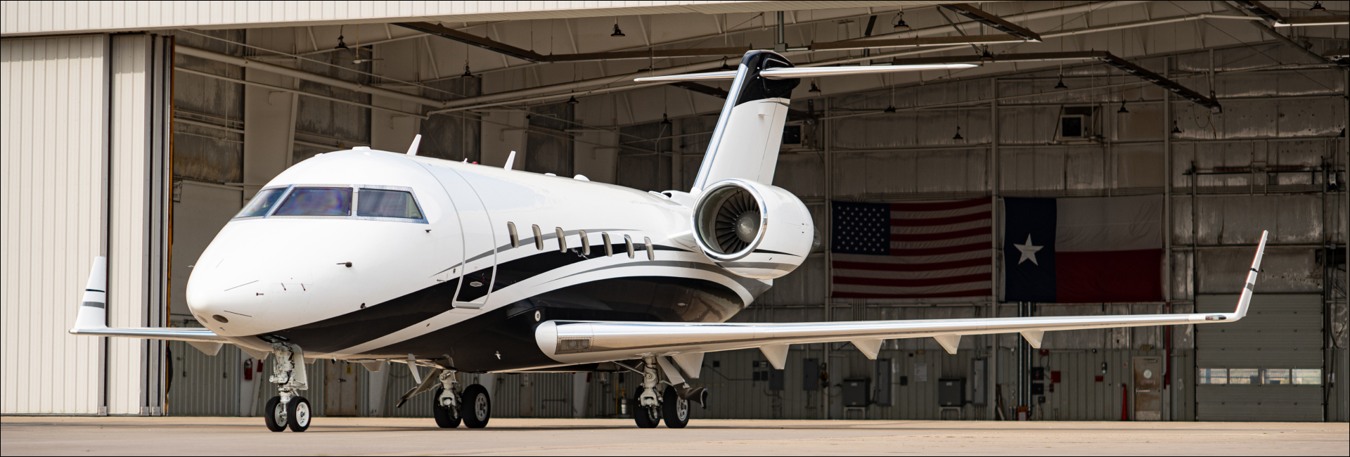 CL-604-Hero Citation CJ2 front view