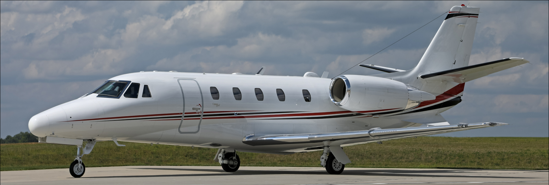 Citation CJ2 - Red and White