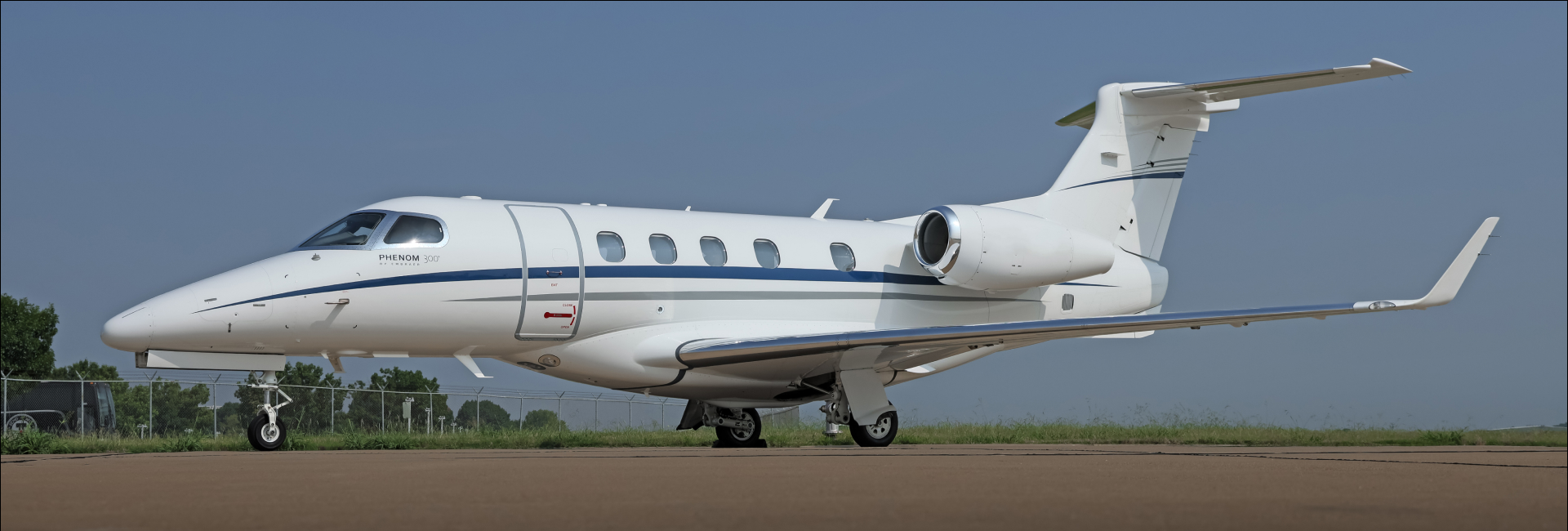 Phenom-300-Hero Citation CJ2 Aircraft