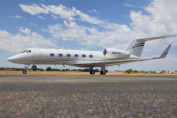 N427SA White private jet view